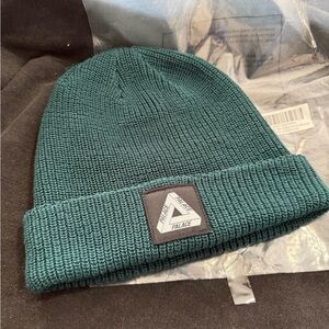 Palace Thermolite Tri Ferg patch beanie